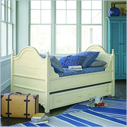 Stanley Furniture Coastal Living Crow's Nest Wood Daybed with Trundle 4 Piece Bedroom Set