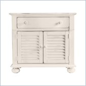 Stanley Furniture Coastal Living Cottage Summerhouse Bachelors Chest in Sand Dollar