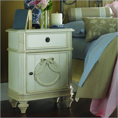 Lea Emma's Treasures Nightstand