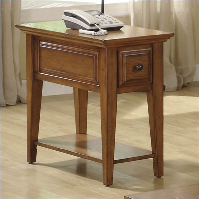 Riverside Furniture Oak Ridge Chairside End Table in Warm Oak