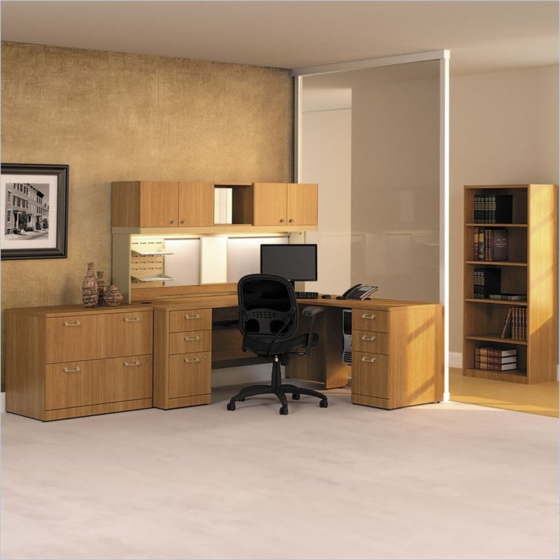 Bush Quantum Wood Office Set with Hutch in Modern Cherry