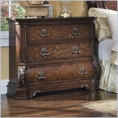 Pulaski Wellington Manor 3 Drawer Bachelor's Chest in Cherry