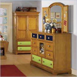 Pulaski Build-A-Bear Bureau Dresser and Mirror Set in Cocoa