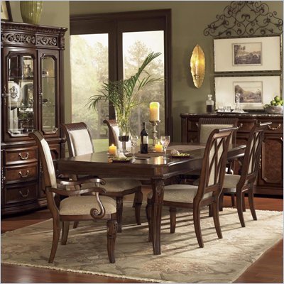 Wynwood Granada Leg Dining Table in Cordillera Pine Finish