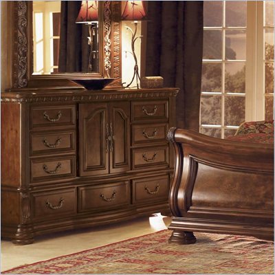 Wynwood Granada Dresser in Cordillera Pine Finish