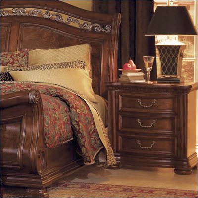Wynwood Granada Night Stand in Cordillera Pine Finish