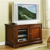 Hooker Furniture Brookhaven 44 Entertainment Console in Clear Cherry