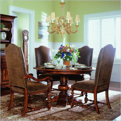 Hooker Furniture Waverly Place Round Pedestal Dining Table in Cherry 