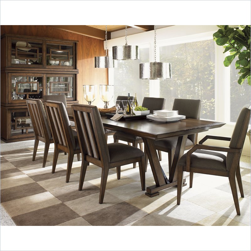 Lexington 11 South Pinnacle Dining Table in Chestnut Brown