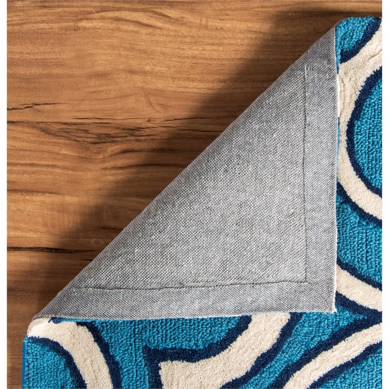 Linon Trio Burdette Hand Tufted Polyester 5'x7' Rug in Gray