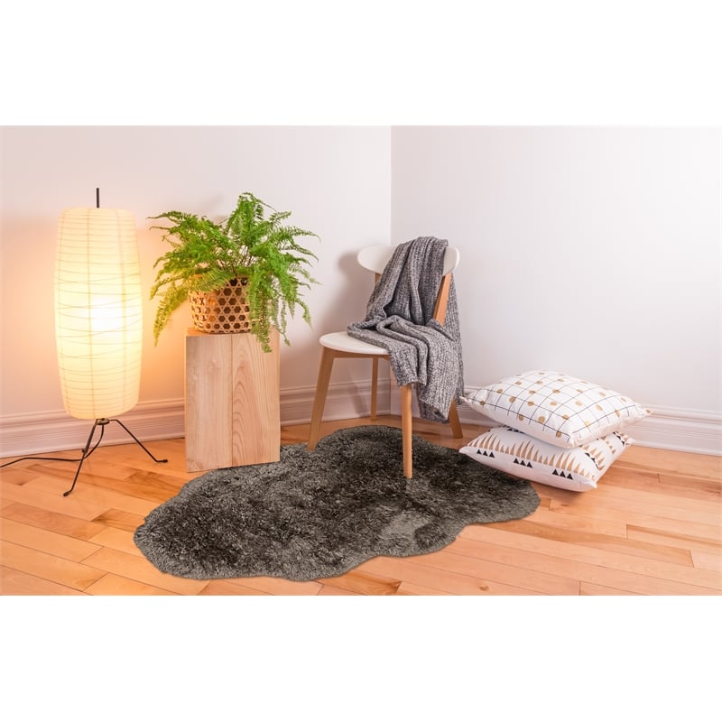 Linon Faux Lamb Skin Hand Tufted Polyester 3'6