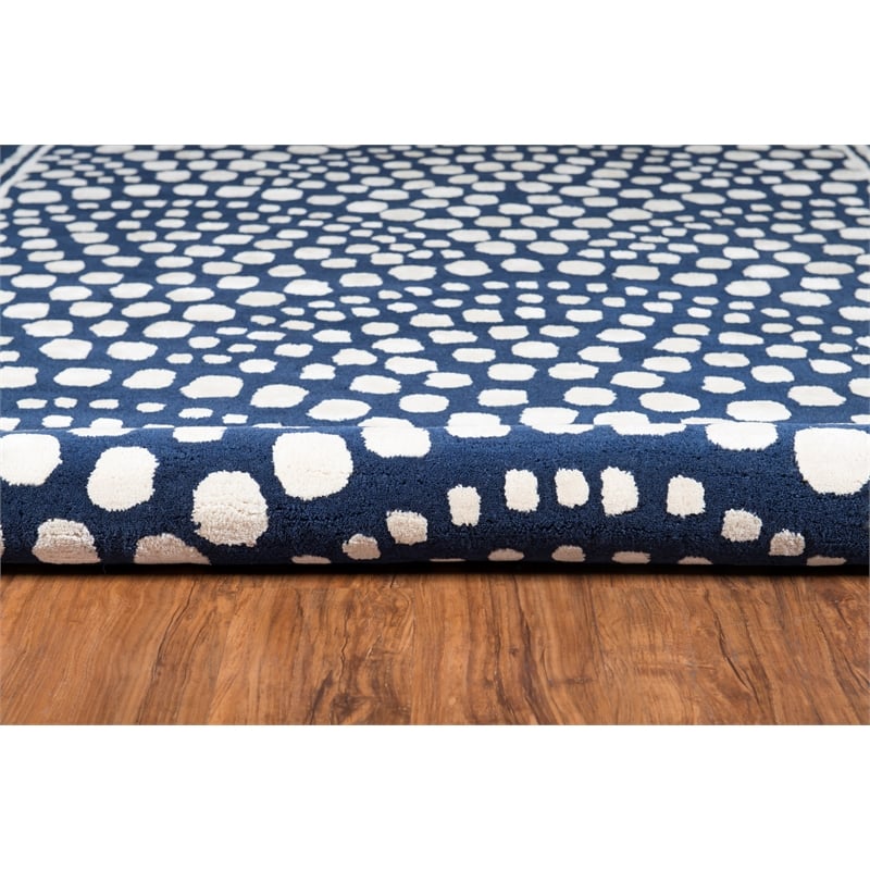 Linon Aspire Scallop Hand Tufted Wool 8'x11' Rug in Navy