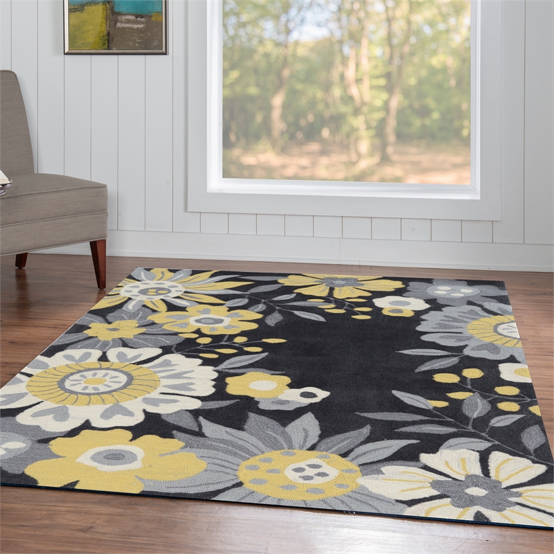 Linon Tripoli Wildflower Hand Tufted Polyester 5'x7' Rug in Gray