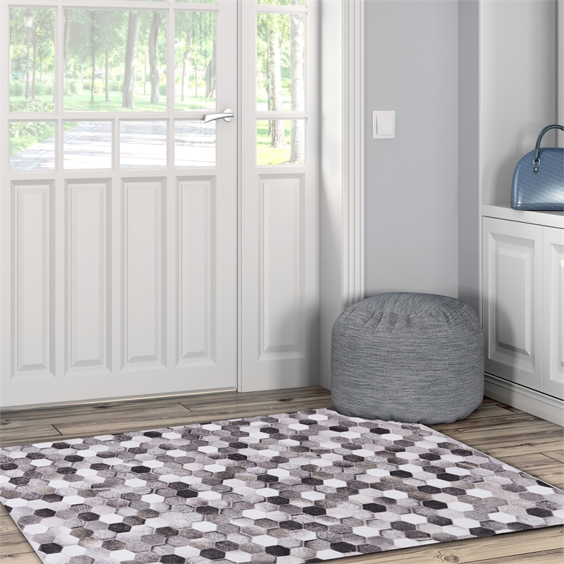 Linon Laredo Montez Woven Polyester 3'x5' Rug in Gray