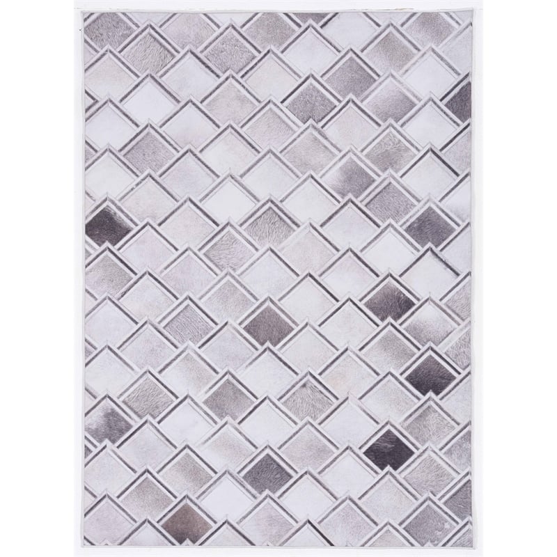 Linon Laredo Fortin Woven Polyester 3'x5' Rug in Gray