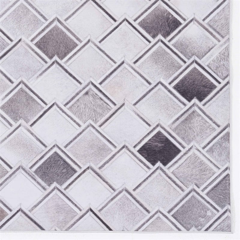 Linon Laredo Fortin Woven Polyester 3'x5' Rug in Gray