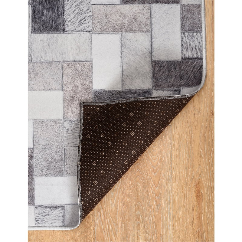 Linon Laredo Burke Woven Polyester 5'x7' Rug in Gray