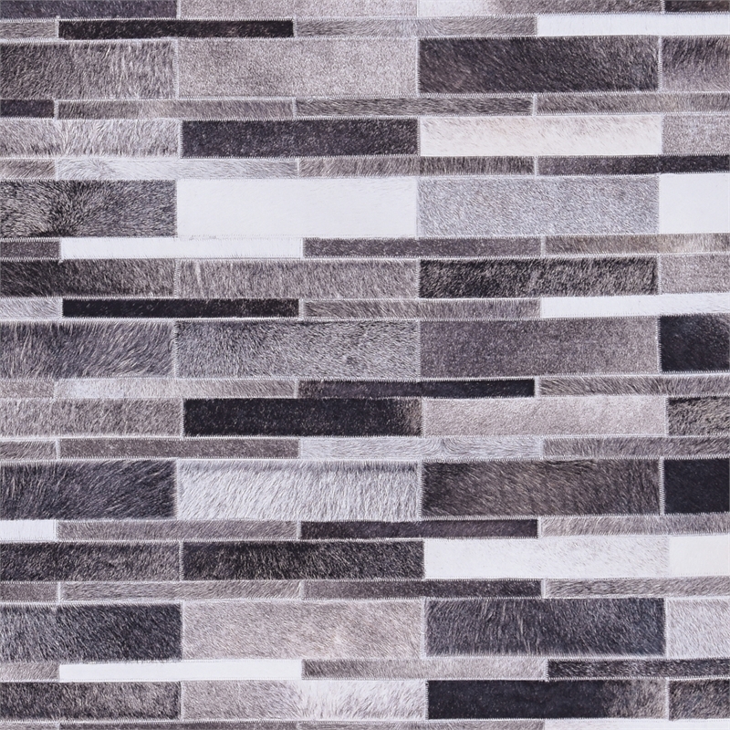 Linon Laredo Sontag Woven Polyester 5'x7' Rug in Gray
