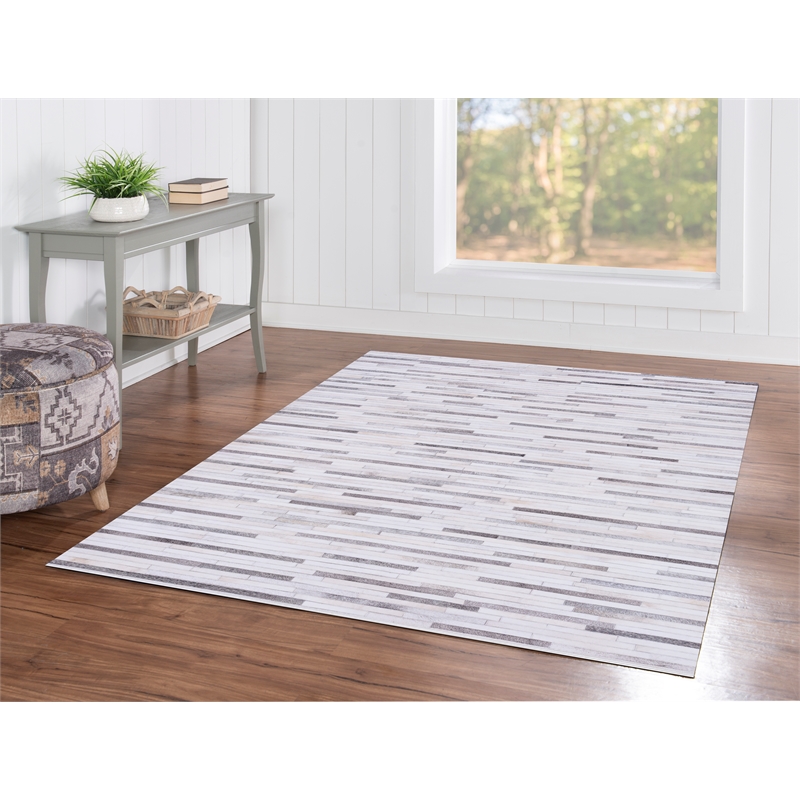 Linon Laredo Tanner Woven Polyester 5'x7' Rug in Gray