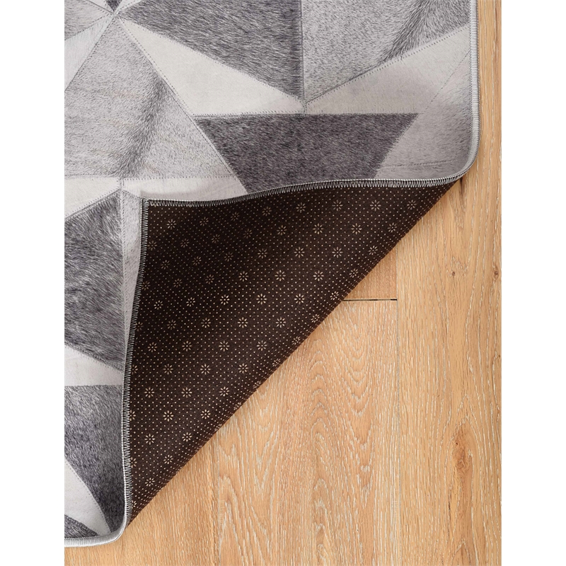 Linon Laredo Trenton Woven Polyester 3'x5' Rug in Gray