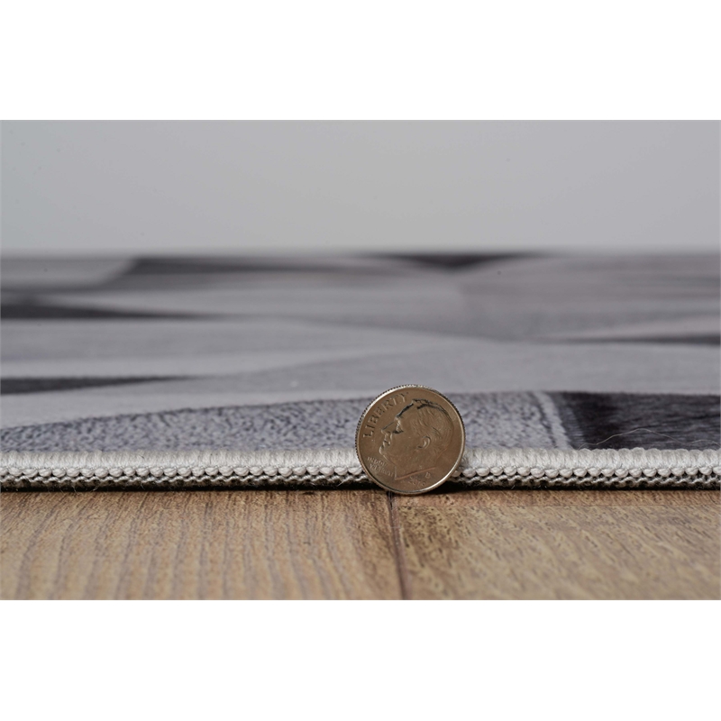 Linon Laredo Trenton Woven Polyester 6'7