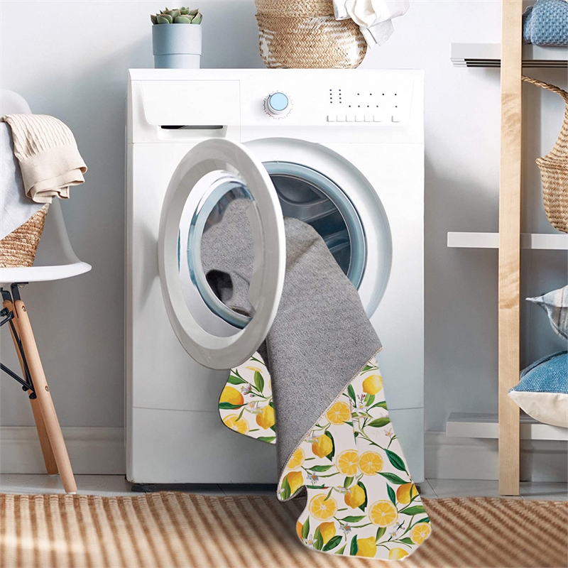 Linon Washable Saylor Polyester 5'x7' Rug in Ivory