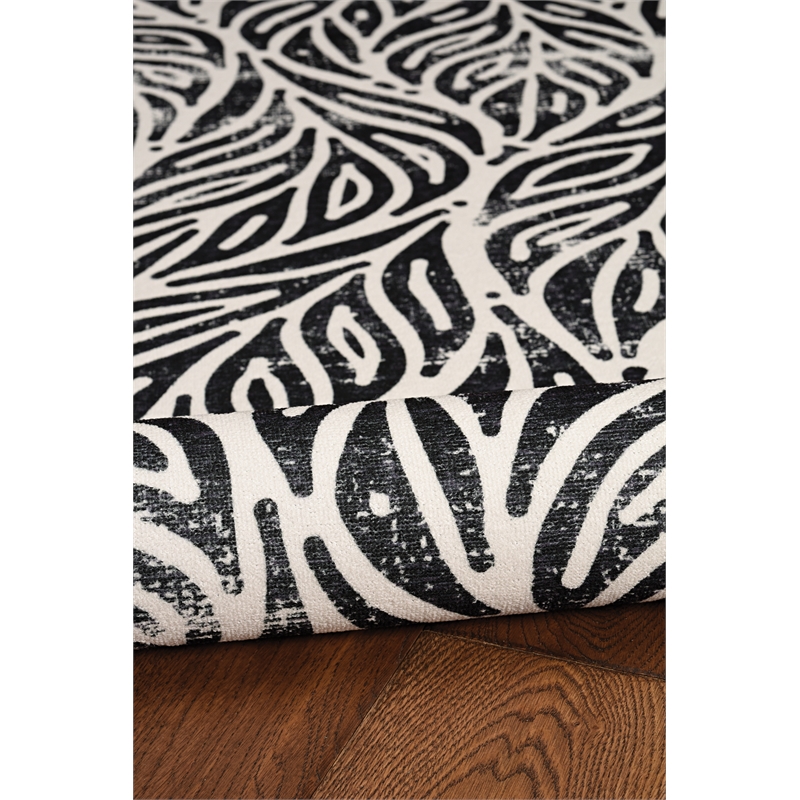 Linon Washable Kai Polyester 2'x8' Rug in Ivory and Black