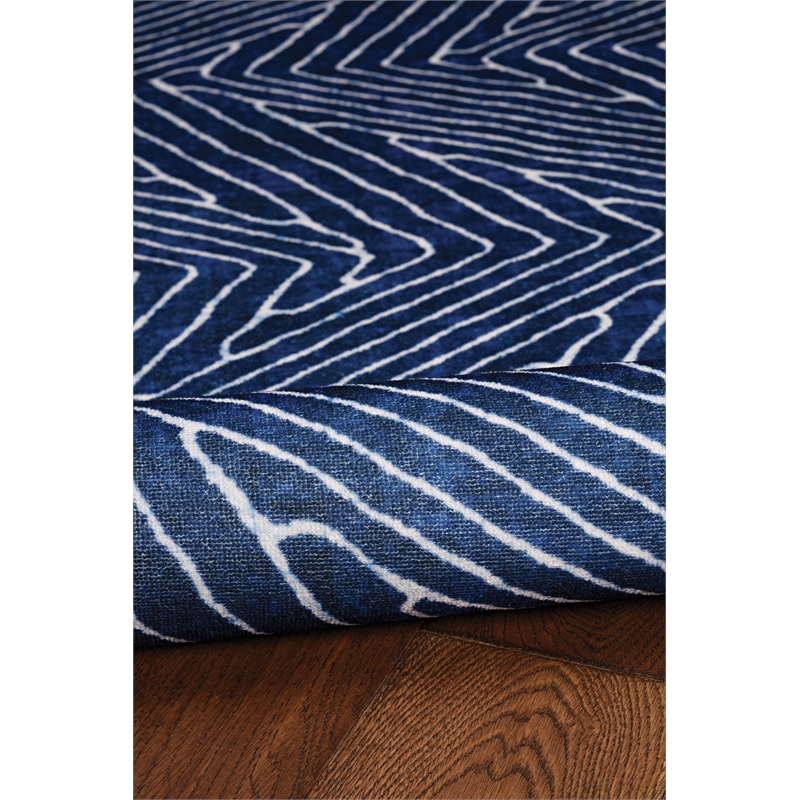 Linon Washable Lathan Polyester 5'x7' Rug in Blue