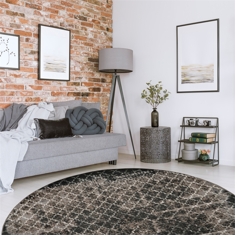 Linon Evolution Trellis Vintage Polyester 8' Round Rug in Gray