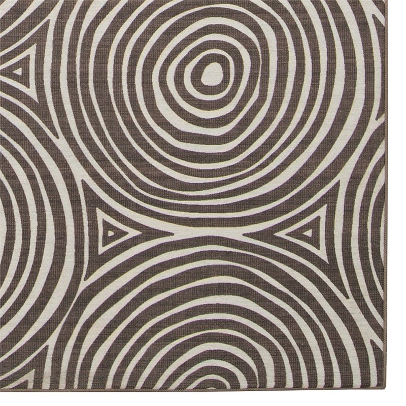 Linon Indoor Outdoor Machine Washable Dana Area 5'x7' Rug in Ivory and Brown