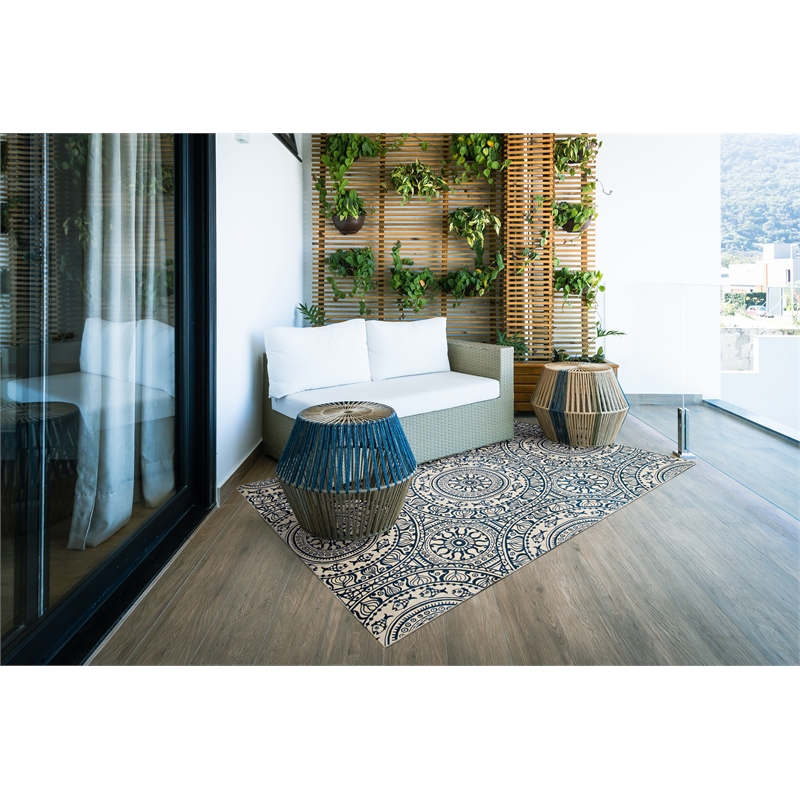 Linon Indoor Outdoor Machine Washable Doria Accent 3'x5' Rug in Smoke Gray