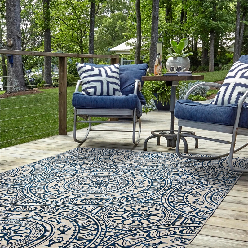 Linon Indoor Outdoor Machine Washable Doria Area 5'x7' Rug in Smoke Gray