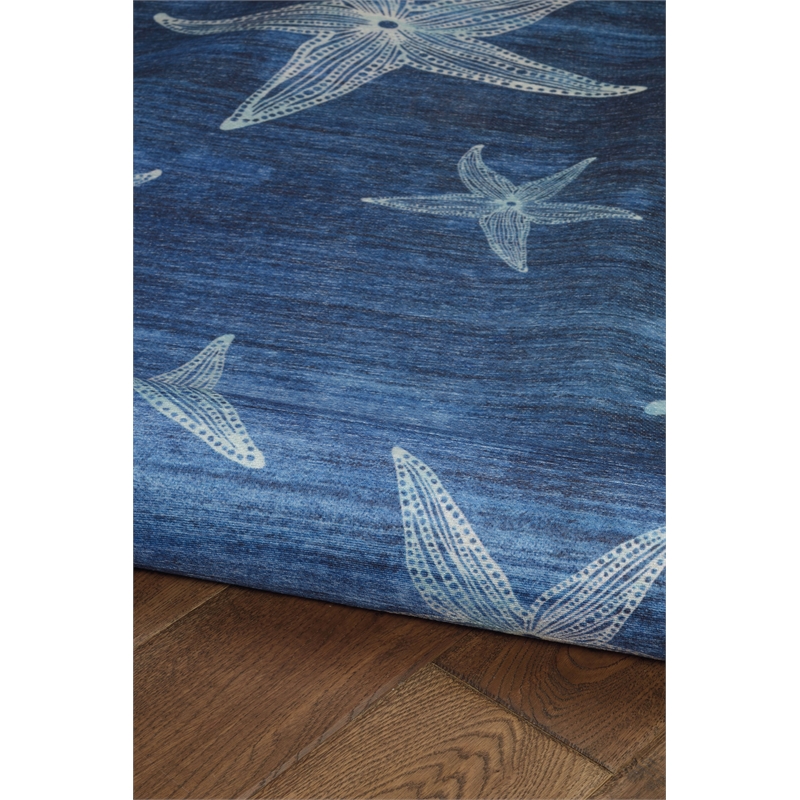 Linon Indoor Outdoor Machine Washable Bondi Polyester Area 5'x7' Rug in Blue