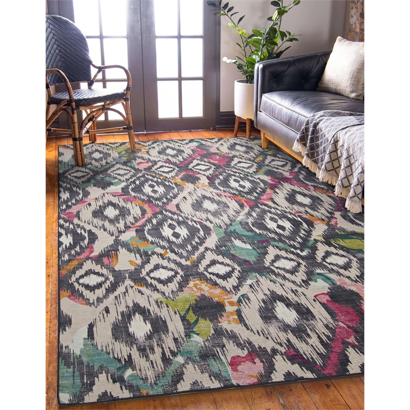 Linon Indoor Outdoor Machine Washable Conch Area 5'x7' Rug in Ivory and Gray