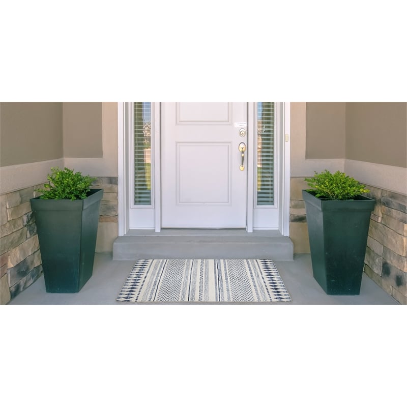 Linon Indoor Outdoor Machine Washable Skip Accent 2'x3' Rug in Ivory and Blue