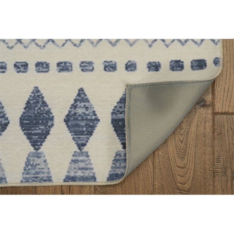 Linon Indoor Outdoor Machine Washable Skip Accent 2'x3' Rug in Ivory and Blue