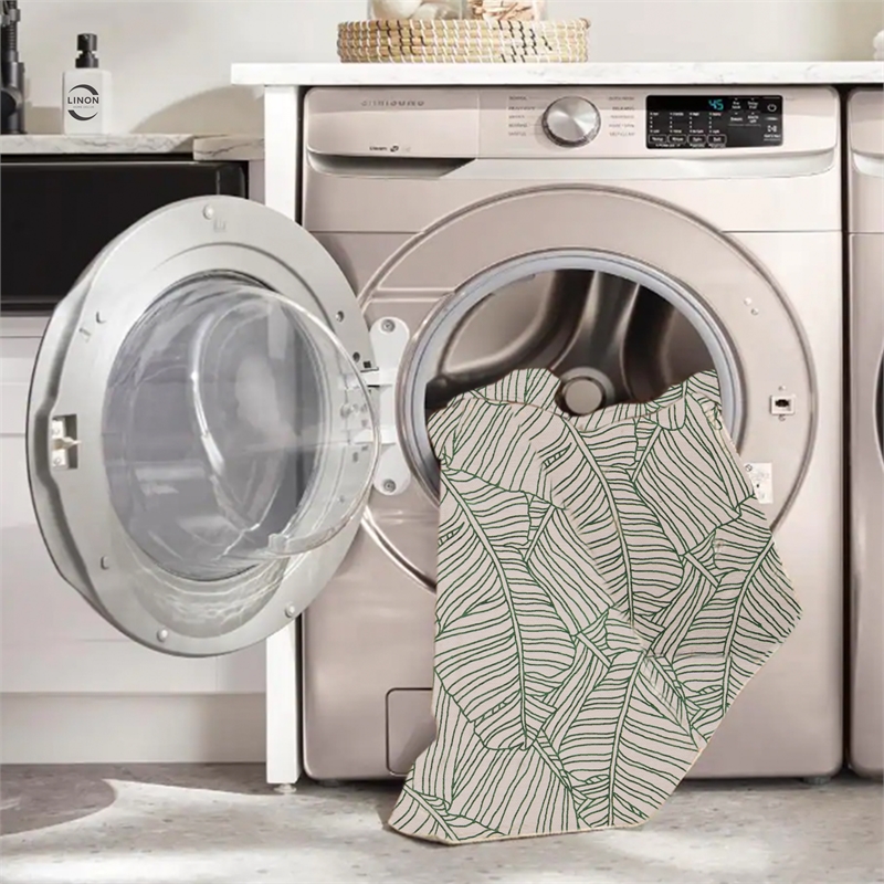 Linon Indoor Outdoor Machine Washable Apia Area 5'x7' Rug in Ivory and Green