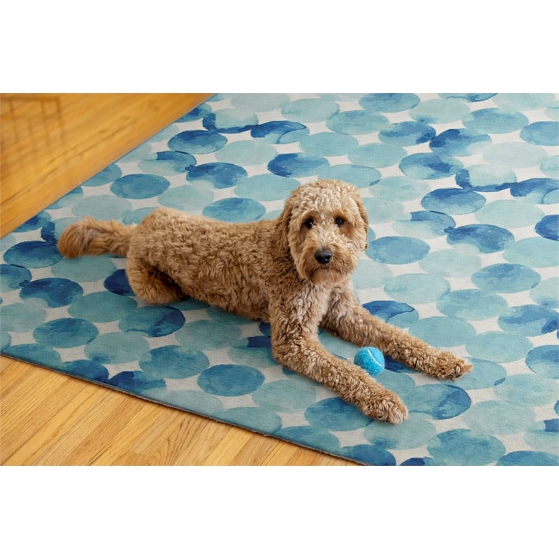 Linon Indoor Outdoor Machine Washable Cayman Area 5'x7' Rug in Blue and Ivory