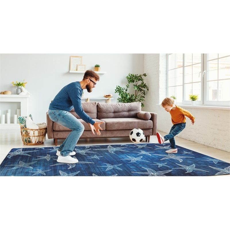 Linon Indoor Outdoor Machine Washable Bondi Polyester Area 7'x 9' Rug in Blue