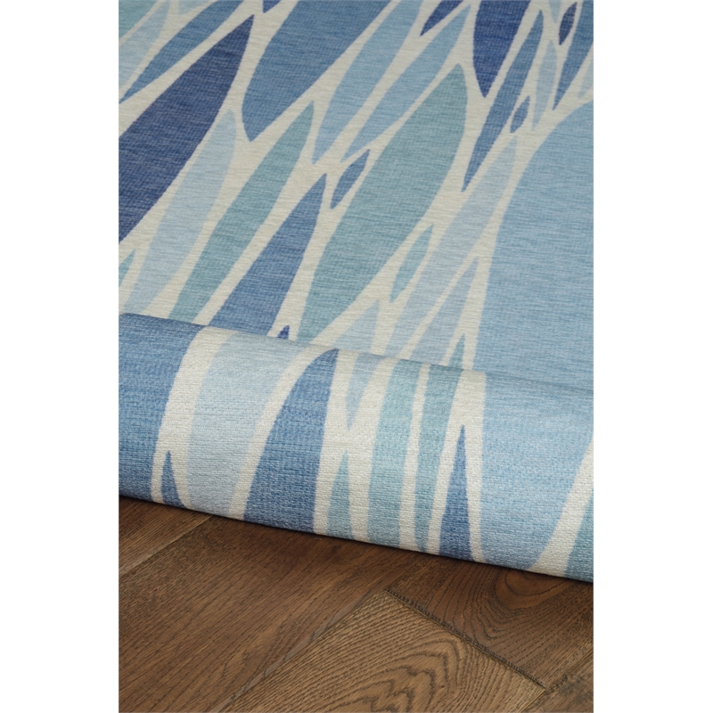 Linon Indoor Outdoor Machine Washable Kai Area 5'x7' Rug in Blue and Ivory