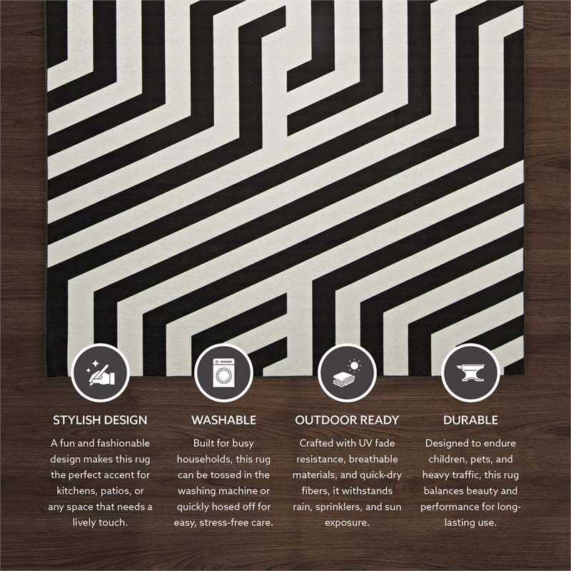 Linon Indoor Outdoor Machine Washable Kona Area 5'x7' Rug in Ivory and Black