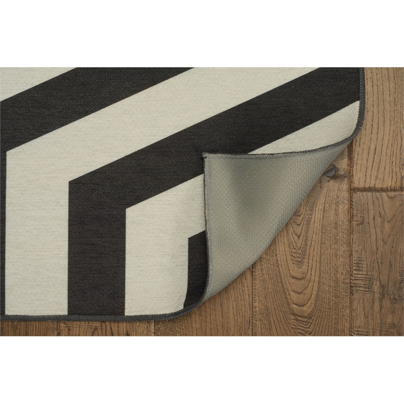 Linon Indoor Outdoor Machine Washable Kona Area 7'x9' Rug in Ivory and Black