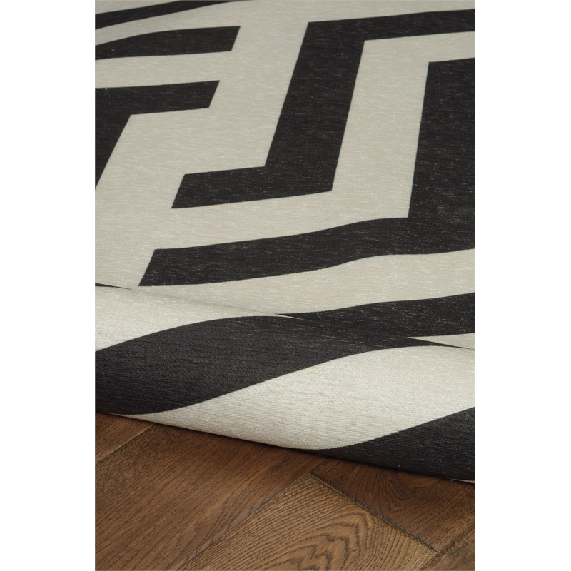 Linon Indoor Outdoor Machine Washable Kona Area 7'x9' Rug in Ivory and Black