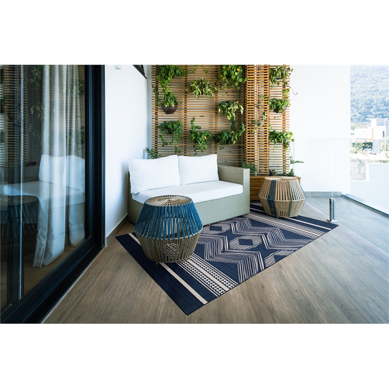 Linon Indoor Outdoor Machine Washable Danton Accent 3'x5' Rug in Navy