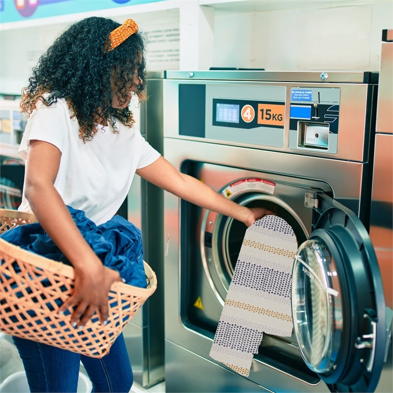 Linon Indoor Outdoor Machine Washable Alfie Area 7'x9' Rug in Ivory and Blue