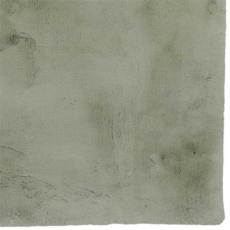 Linon Maven Faux Rabbit Polyester 7'6