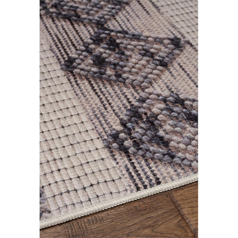 Linon Marion Novi Polyester 2' x 3' Accent Rug in Cream