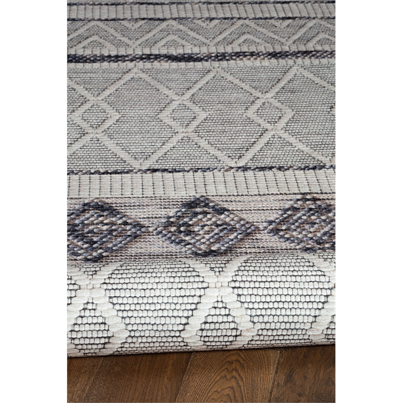 Linon Marion Novi Polyester 2' x 3' Accent Rug in Cream