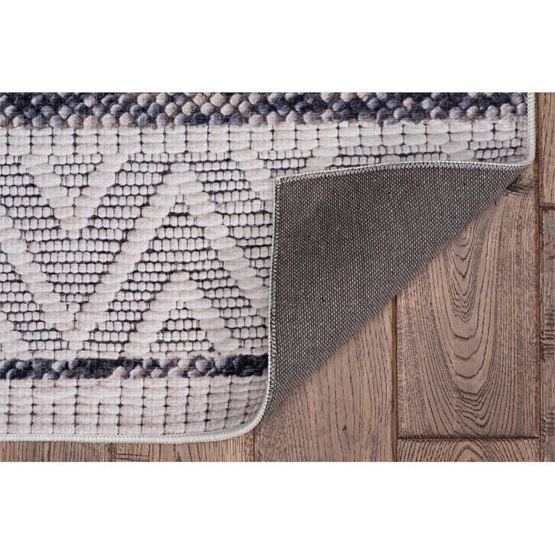 Linon Marion Novi Polyester 2' x 3' Accent Rug in Cream