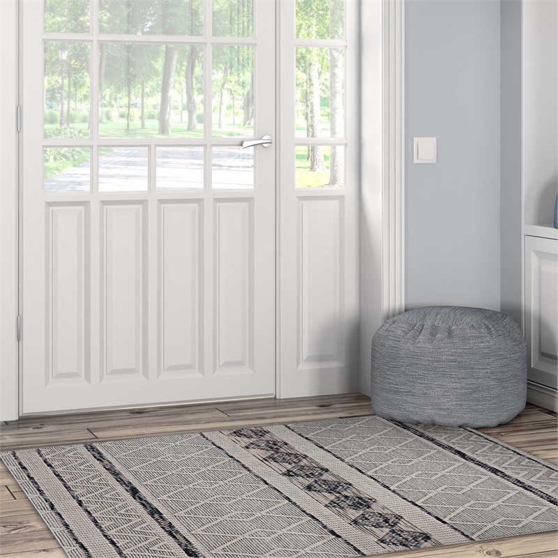 Linon Marion Novi Polyester 3' x 5' Accent Rug in Cream